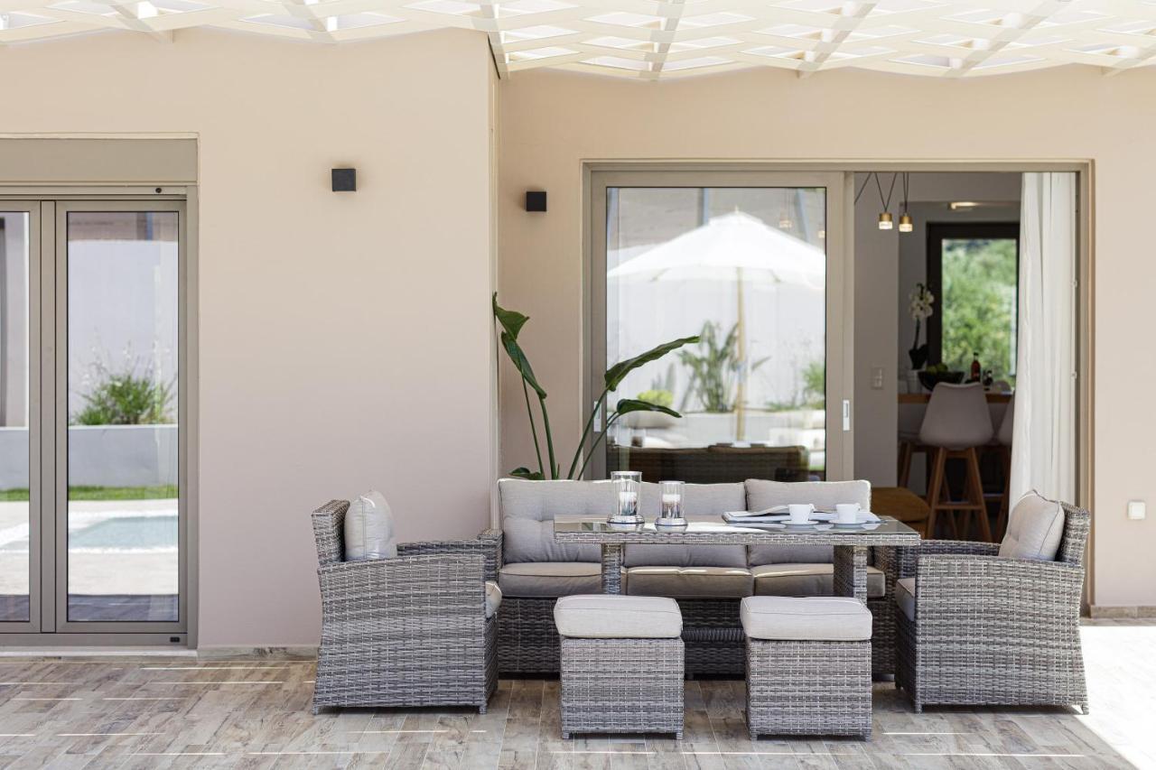 Koin Villa Sunset, With Heated Pool & Whirlpool, By Thinkvilla Perama  Exterior foto